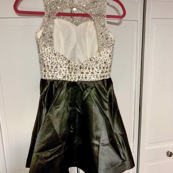 Party Dress - Picture 4 of 6